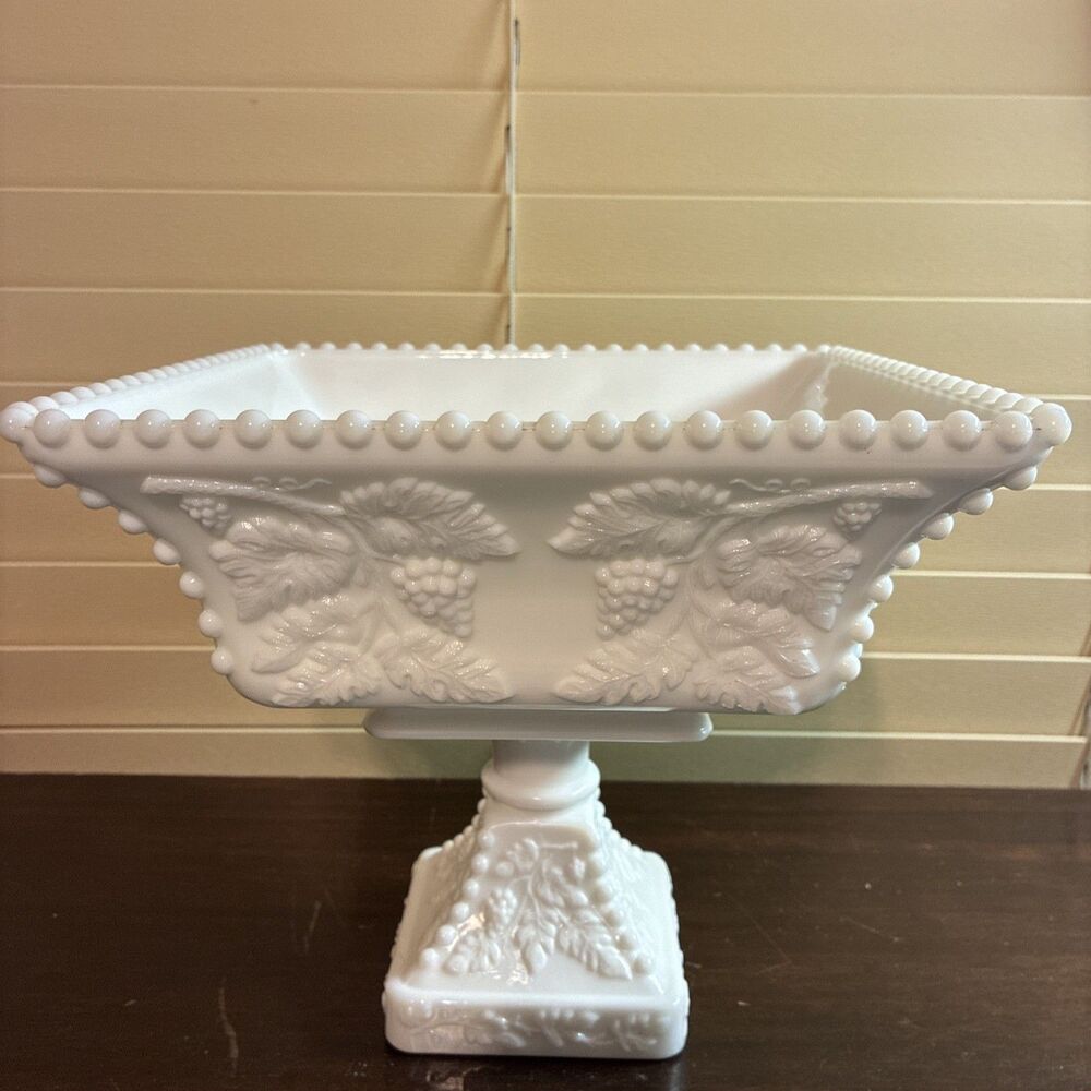 Vintage Westmoreland Beaded Flared Paneled Fruit Bowl Grape Pattern Milk Glass